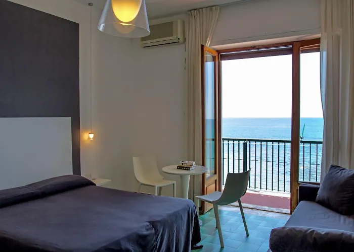 Hotel La Playa